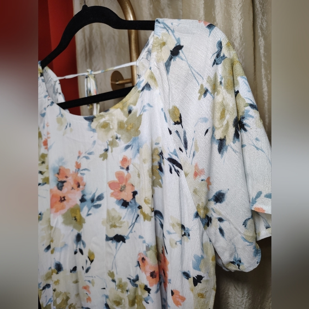 Papermoon Floral Blouse – Size 2X - Picture 7 of 9